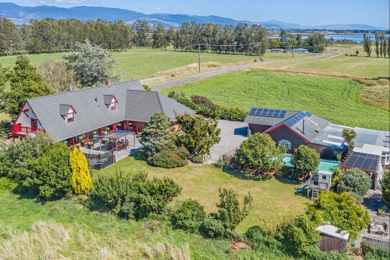 Photo of property in 389 Kawiu Road, Levin, 5510