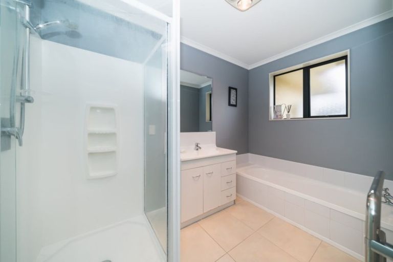 Photo of property in 38 Branigan Parade, Kelvin Grove, Palmerston North, 4414