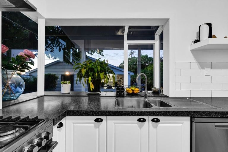 Photo of property in 44 Upjohn Street, Brooklands, New Plymouth, 4310