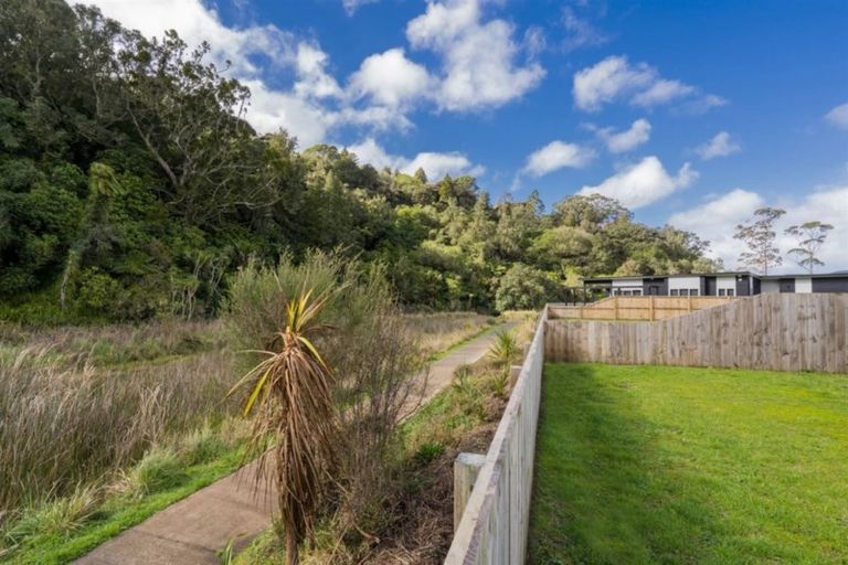 Photo of property in 28 Alf Simpson Drive, Whitianga, 3510