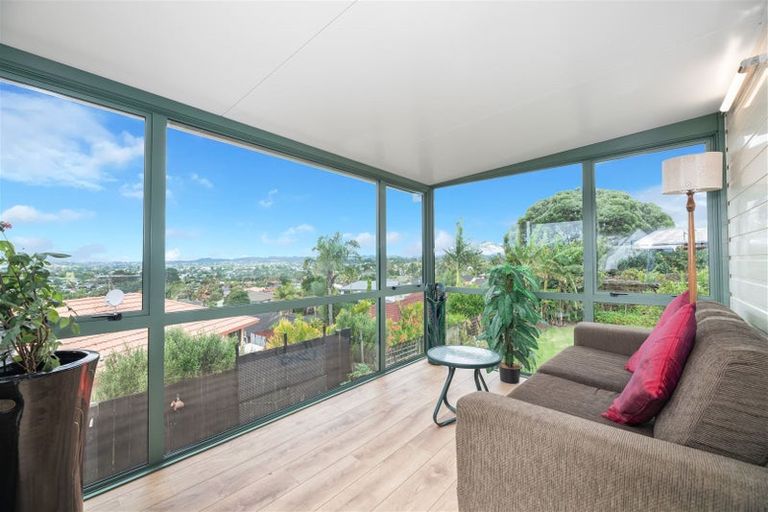 Photo of property in 1/204 Sturges Road, Henderson, Auckland, 0612