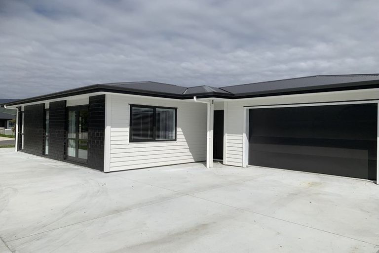 Photo of property in 4 Kingi Te Ahoaho Place, Otaki, 5512