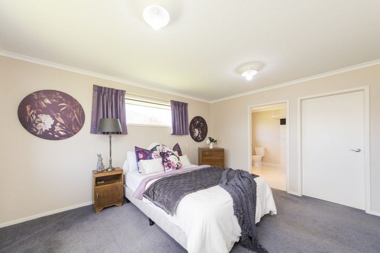 Photo of property in 10 Brooklyn Heights Drive, Kelvin Grove, Palmerston North, 4414
