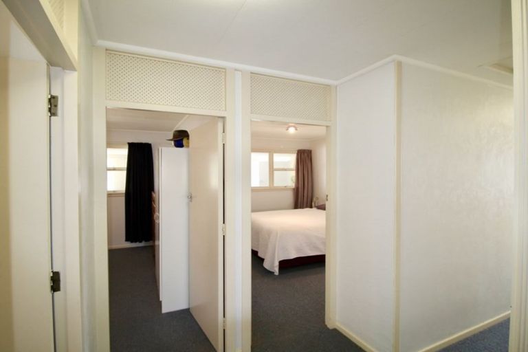 Photo of property in 2 Cambridge Place, Holmes Hill, Oamaru, 9401