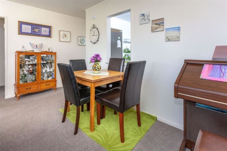 Photo of property in 16/9 Campbell Close, Whangamata, 3620