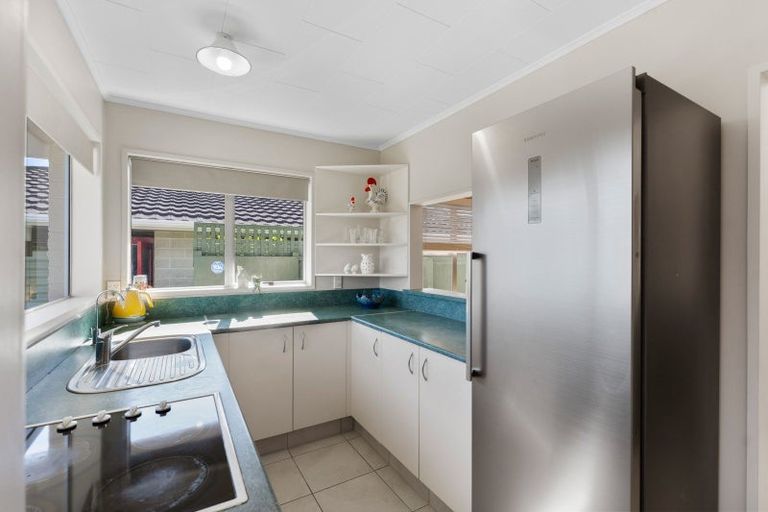 Photo of property in 5a Andrew Street, Waikanae, 5036