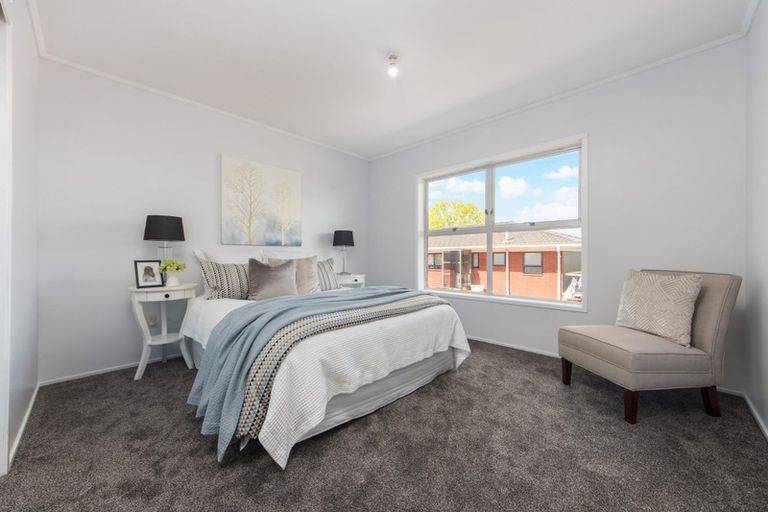 Photo of property in 2/51 Girrahween Drive, Totara Vale, Auckland, 0629