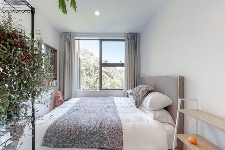 Photo of property in 31 Rua Kai Way, Brooklyn, Wellington, 6021