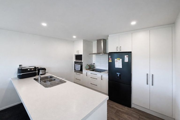 Photo of property in 1 Robalan Close, Halswell, Christchurch, 8025