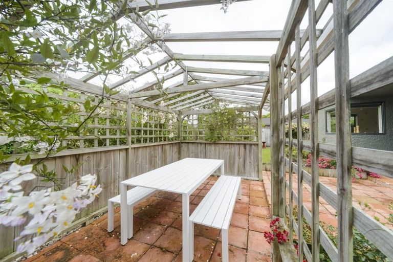 Photo of property in 127 Summerhill Drive, Fitzherbert, Palmerston North, 4410