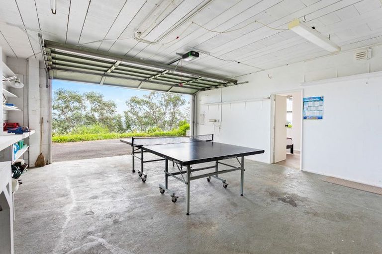 Photo of property in 23 Roberts Road, Matakatia, Whangaparaoa, 0930