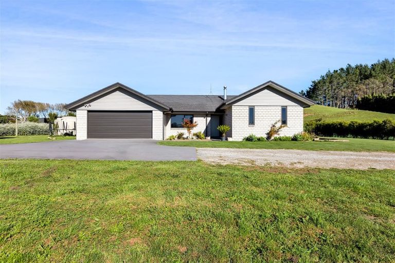 Photo of property in 1108e Egmont Road, Egmont Village, New Plymouth, 4372