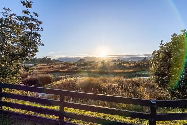 Photo of property in 2 Otaihanga Road, Paraparaumu Beach, Paraparaumu, 5032