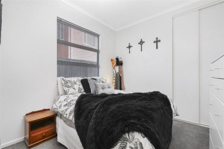 Photo of property in 17 Bottle Lake Drive, Parklands, Christchurch, 8083