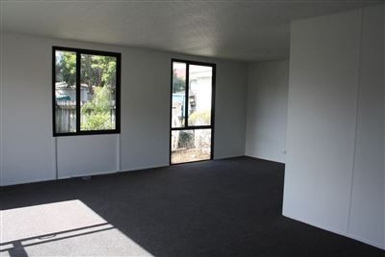 Photo of property in 28 Devonshire Road, Unsworth Heights, Auckland, 0632