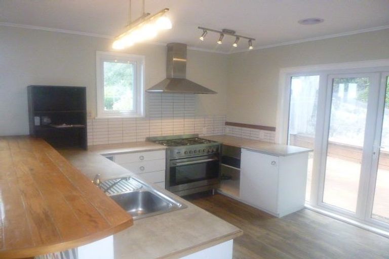 Photo of property in 33 Ahuriri Street, Strathmore Park, Wellington, 6022