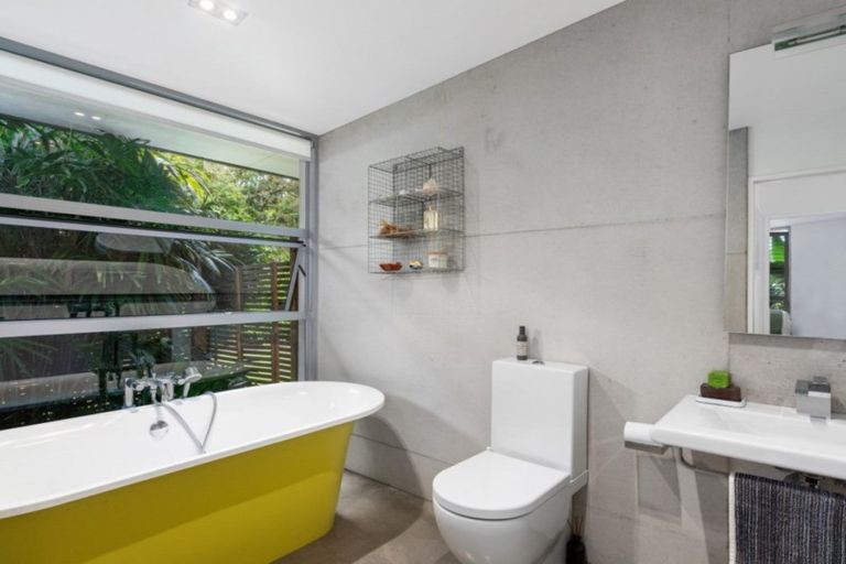 Photo of property in 5 Harbour View Road, Point Wells, Warkworth, 0986