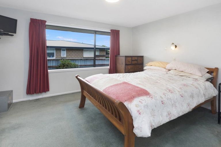 Photo of property in 1/6 Tulloch Place, Papanui, Christchurch, 8052