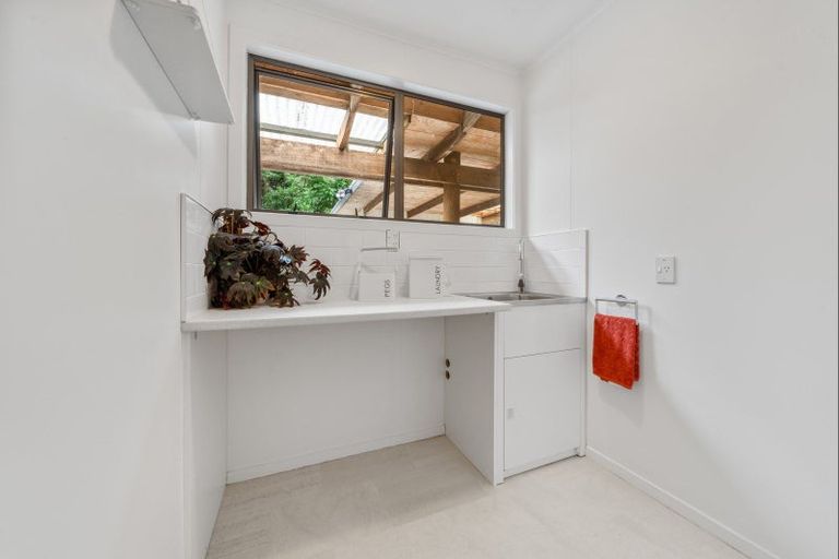 Photo of property in 66 Kent Terrace, Midhirst, Stratford, 4394