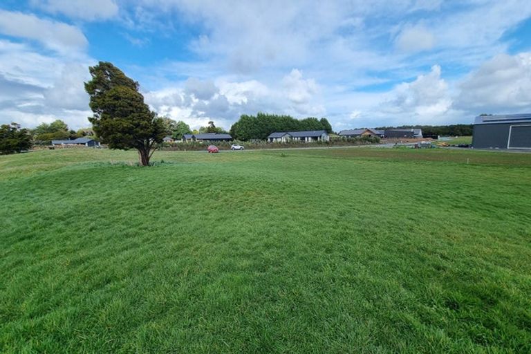 Photo of property in 14 Ochail Way, Otatara, 9879