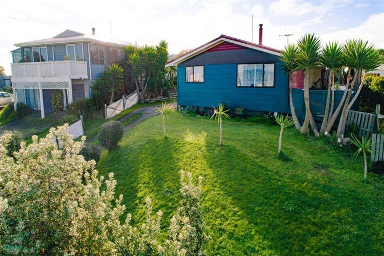 Photo of property in 15 Waitote Street, Castlecliff, Whanganui, 4501
