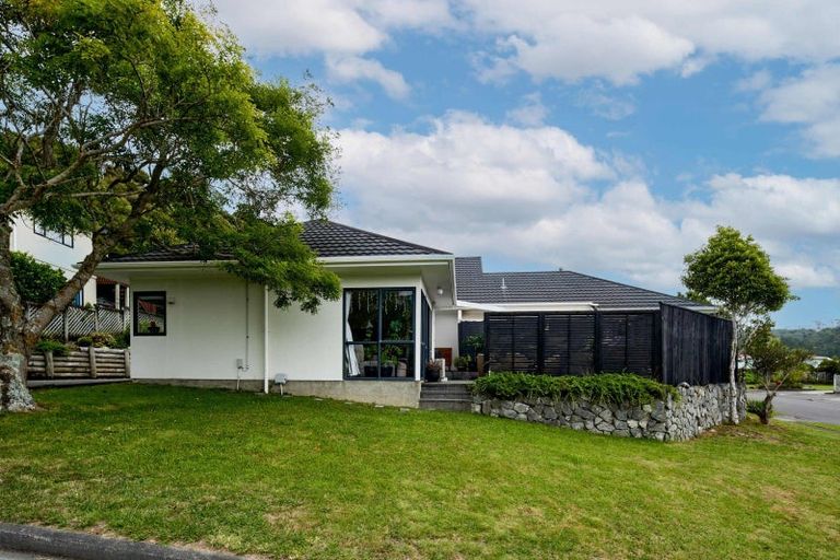 Photo of property in 2 Pilot Lane, Whitby, Porirua, 5024