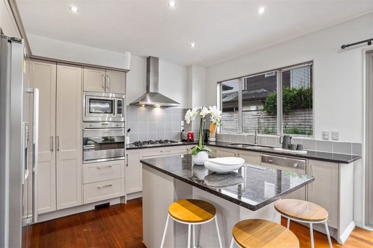 Photo of property in 23 East Coast Road, Milford, Auckland, 0620