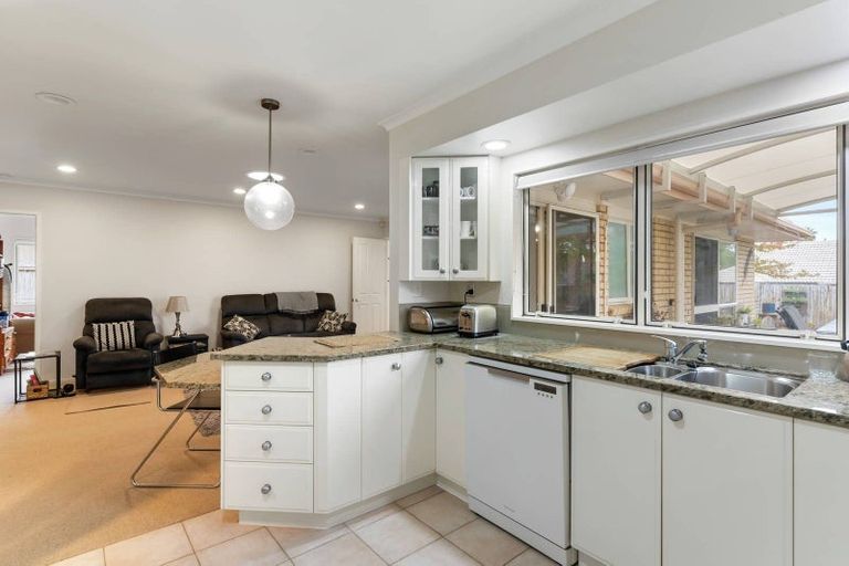 Photo of property in 5 Casabella Court, Northpark, Auckland, 2013