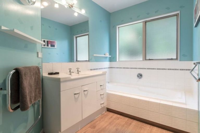 Photo of property in 53 Homestead Place, Welcome Bay, Tauranga, 3112