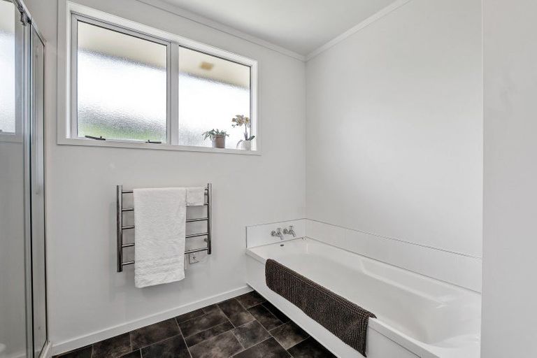 Photo of property in 6a Shaldon Crescent, Blagdon, New Plymouth, 4310