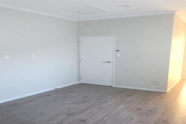 Photo of property in 15 Drumbuoy Drive, Flat Bush, Auckland, 2019
