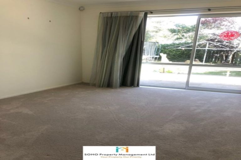 Photo of property in 14 Ellison Place, Pakuranga Heights, Auckland, 2010