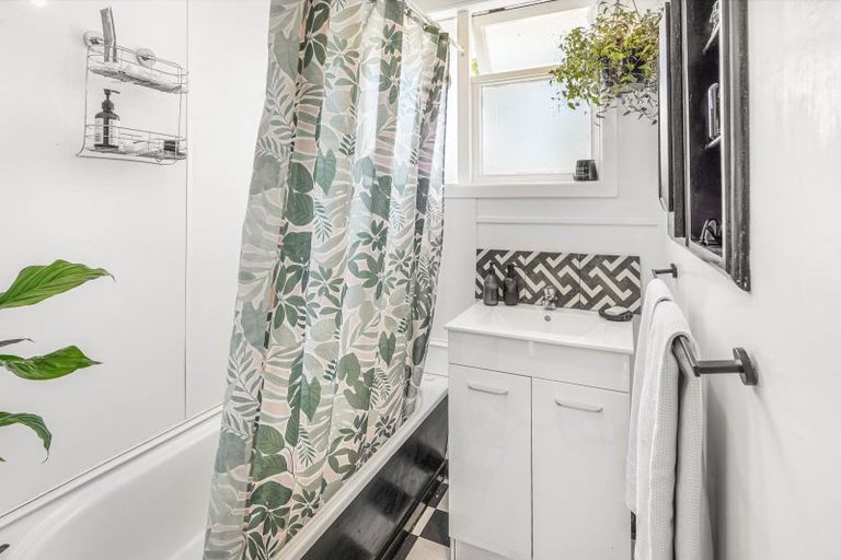 Photo of property in 13 Northolt Road, Fairview Downs, Hamilton, 3214