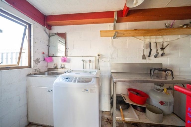 Photo of property in 5 Union Street, Merrilands, New Plymouth, 4312