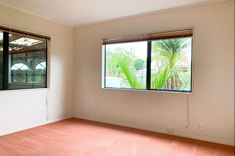 Photo of property in 1 Harvest Drive, Henderson, Auckland, 0612