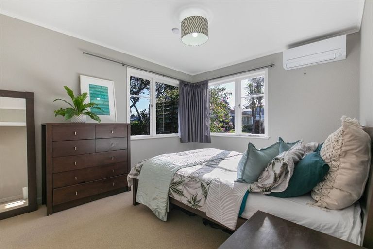 Photo of property in 43 Sylvia Road, Hillcrest, Auckland, 0627