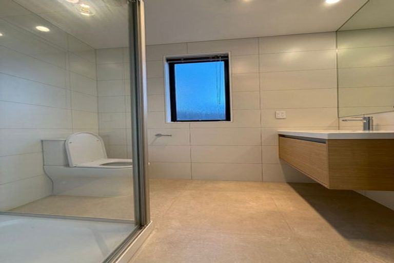 Photo of property in 5 Aquamarine Road, Rosehill, Papakura, 2113