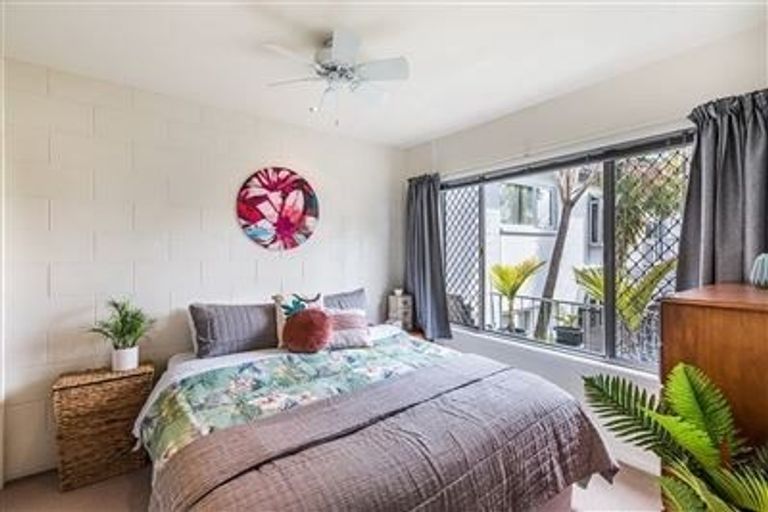 Photo of property in 1/72l Kitchener Road, Milford, Auckland, 0620