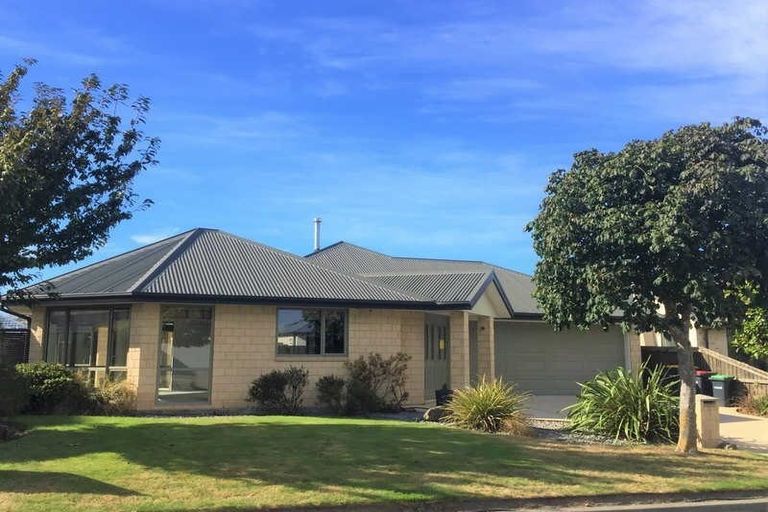 Photo of property in 7 Milkers Gate, Parklands, Christchurch, 8083