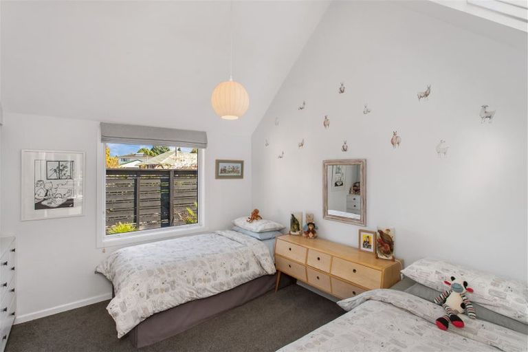 Photo of property in 16 Westburn Terrace, Burnside, Christchurch, 8041