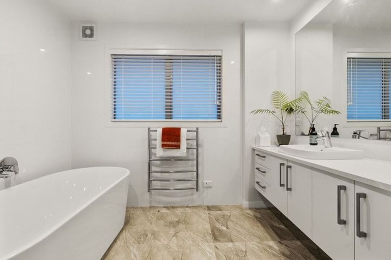 Photo of property in 123 Three Oaks Drive, Dairy Flat, Albany, 0794