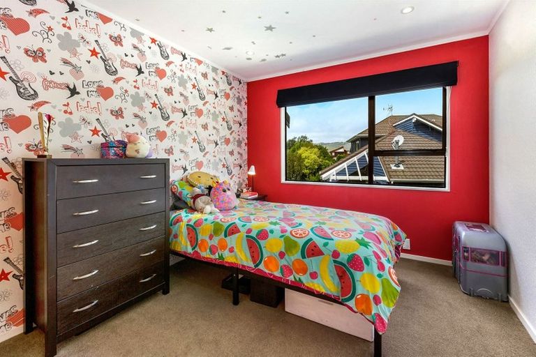 Photo of property in 70 Peterhouse Street, Tawa, Wellington, 5028