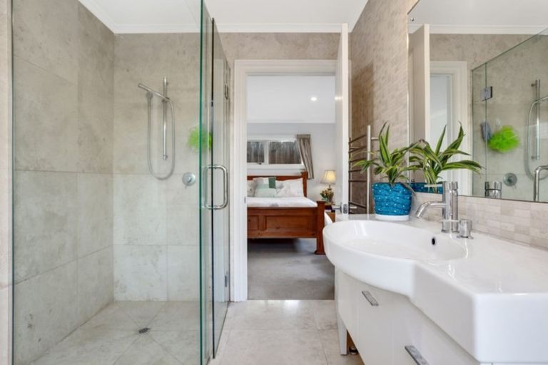 Photo of property in 81 Greenhithe Road, Greenhithe, Auckland, 0632