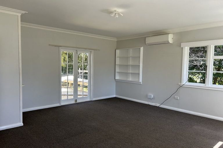 Photo of property in 39 Kawiu Road, Levin, 5510