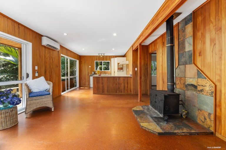 Photo of property in 37 Clinton Road, Tawharanui Peninsula, Warkworth, 0986