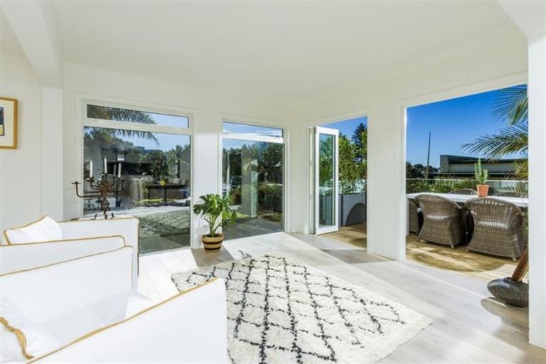 Photo of property in 15 The Strand, Takapuna, Auckland, 0622