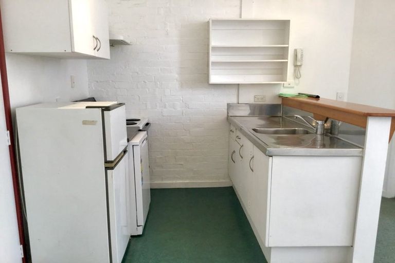 Photo of property in Aulsebrooks Apartments, 1/178 Wakefield Street, Te Aro, Wellington, 6011