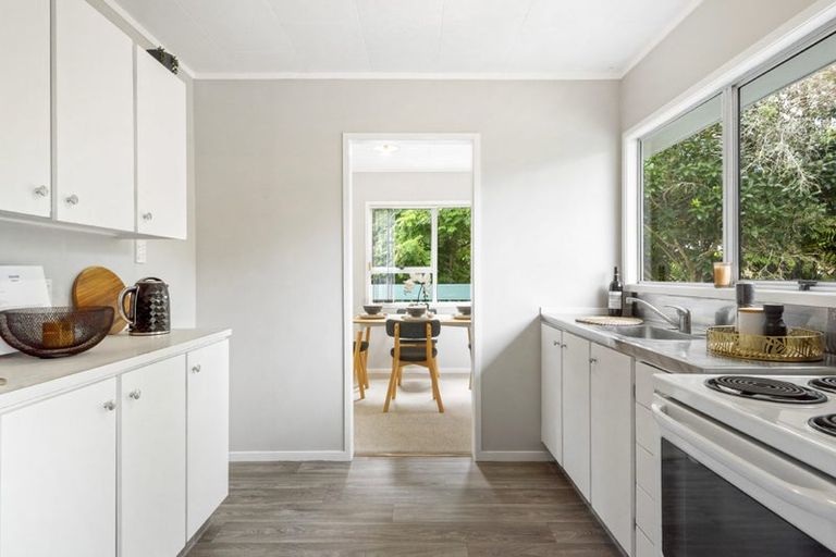 Photo of property in 98 Spinella Drive, Bayview, Auckland, 0629