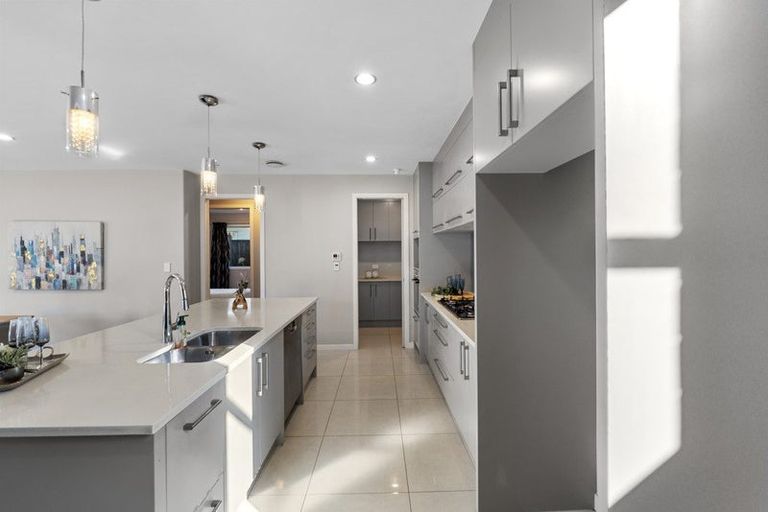 Photo of property in 6 Milano Boulevard, Karaka, Papakura, 2113