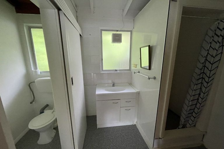 Photo of property in 2/1 Angle Street, Picton, 7220